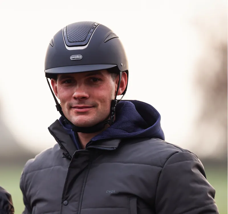 Evoke Callisto Classic Peak Black Carbon Gunmetal-4