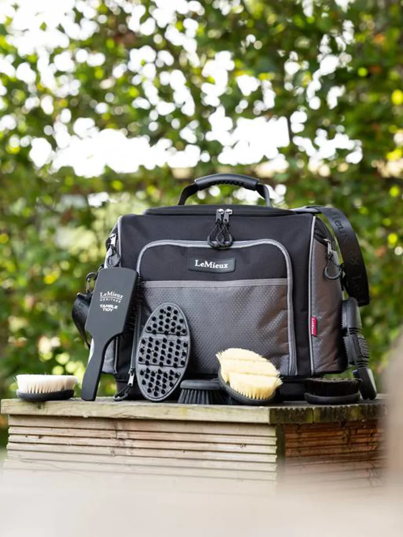 LeMieux Grooming Kit Pro Bag Black-2