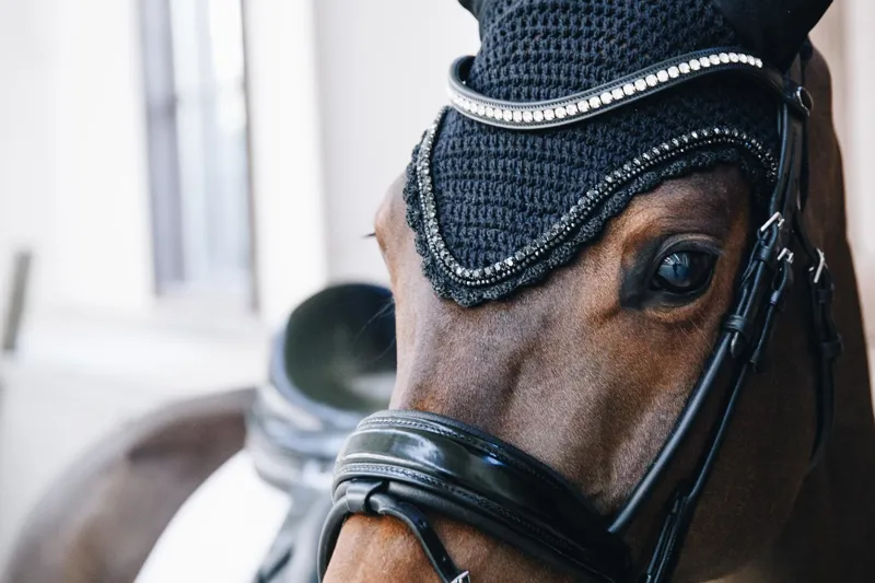 Kentucky Horsewear Fly Veil Long Stone + Pearl Soundless Black-2