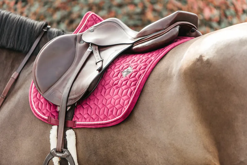 Kentucky Horsewear Saddle Pad Velvet SJ Fuchsia-2