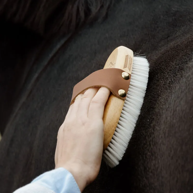 Grooming Deluxe Small Overall Brush Soft-2