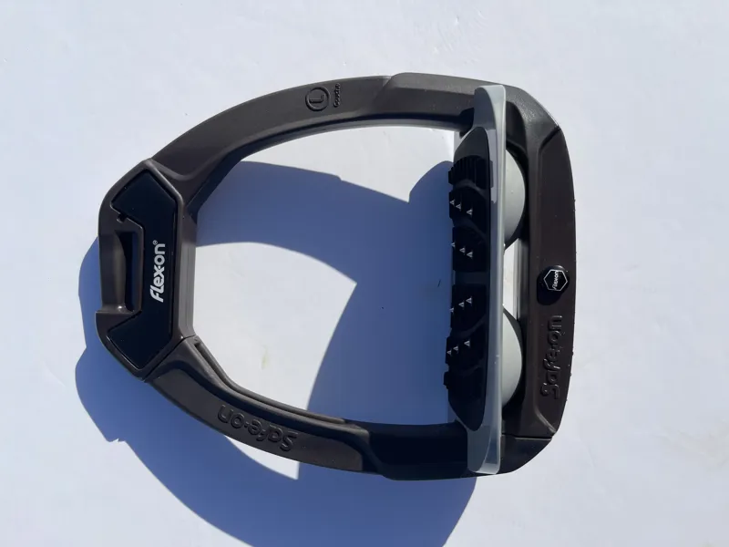 Flex-On Safe On Safety Stirrup Brown/Grey/Grey