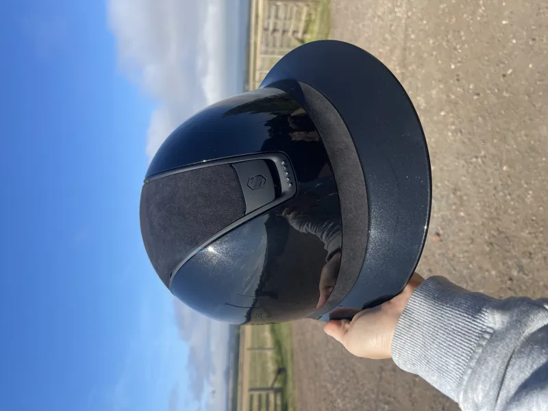 Samshield MissShield V2 Glossy Black Alcantara Top and Band 5 Crystals-1