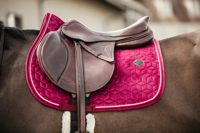Kentucky Horsewear Saddle Pad Velvet SJ Fuchsia-1
